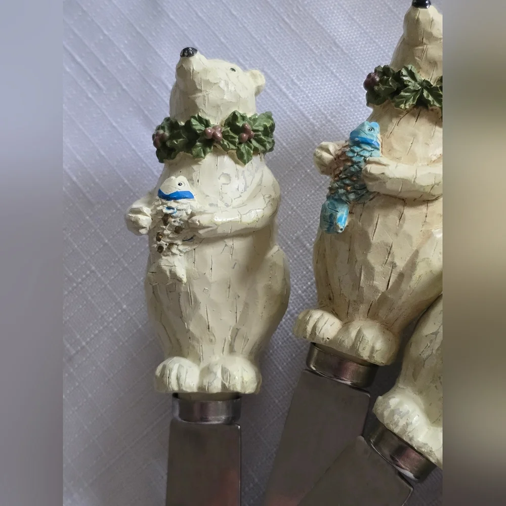 Foreside Set of 4 Small Spreading Knives/ Spreaders With Polar Bear Winter Theme